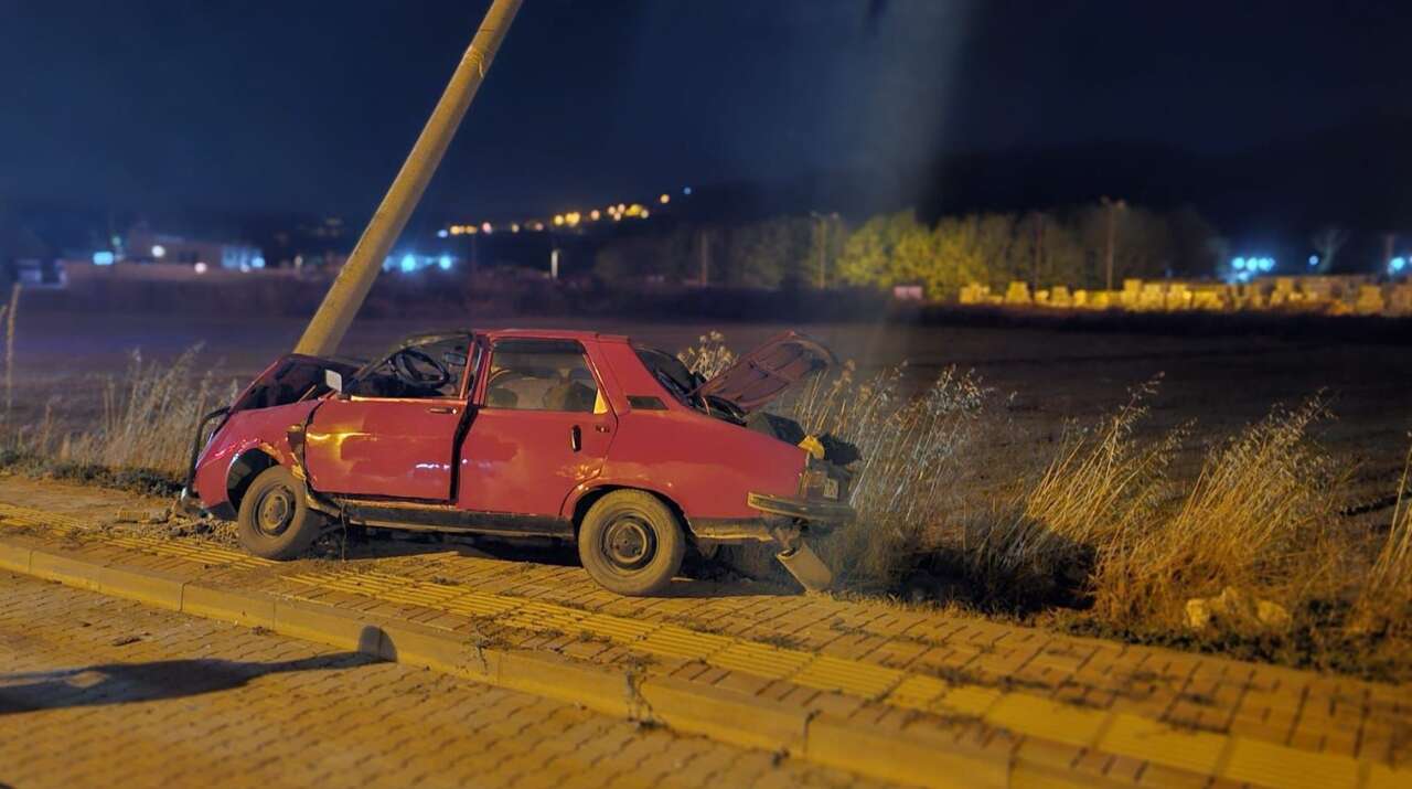 Dört kişilik aileye otomobil çarptı! 5 yaşındaki Masal Çelik öldü 3